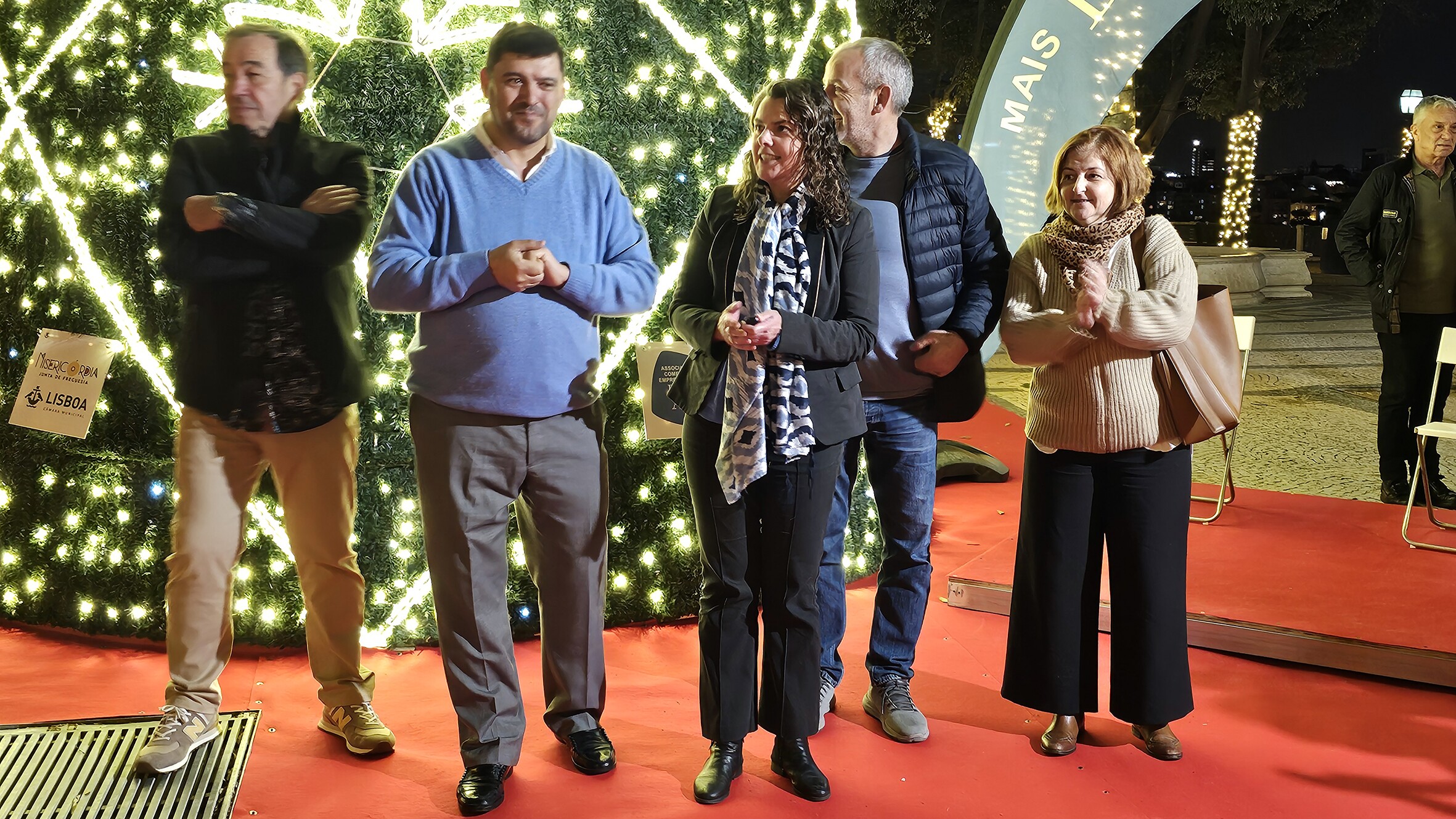 Árvore de Natal da Misericórdia no Miradouro de S. Pedro de Alcântara