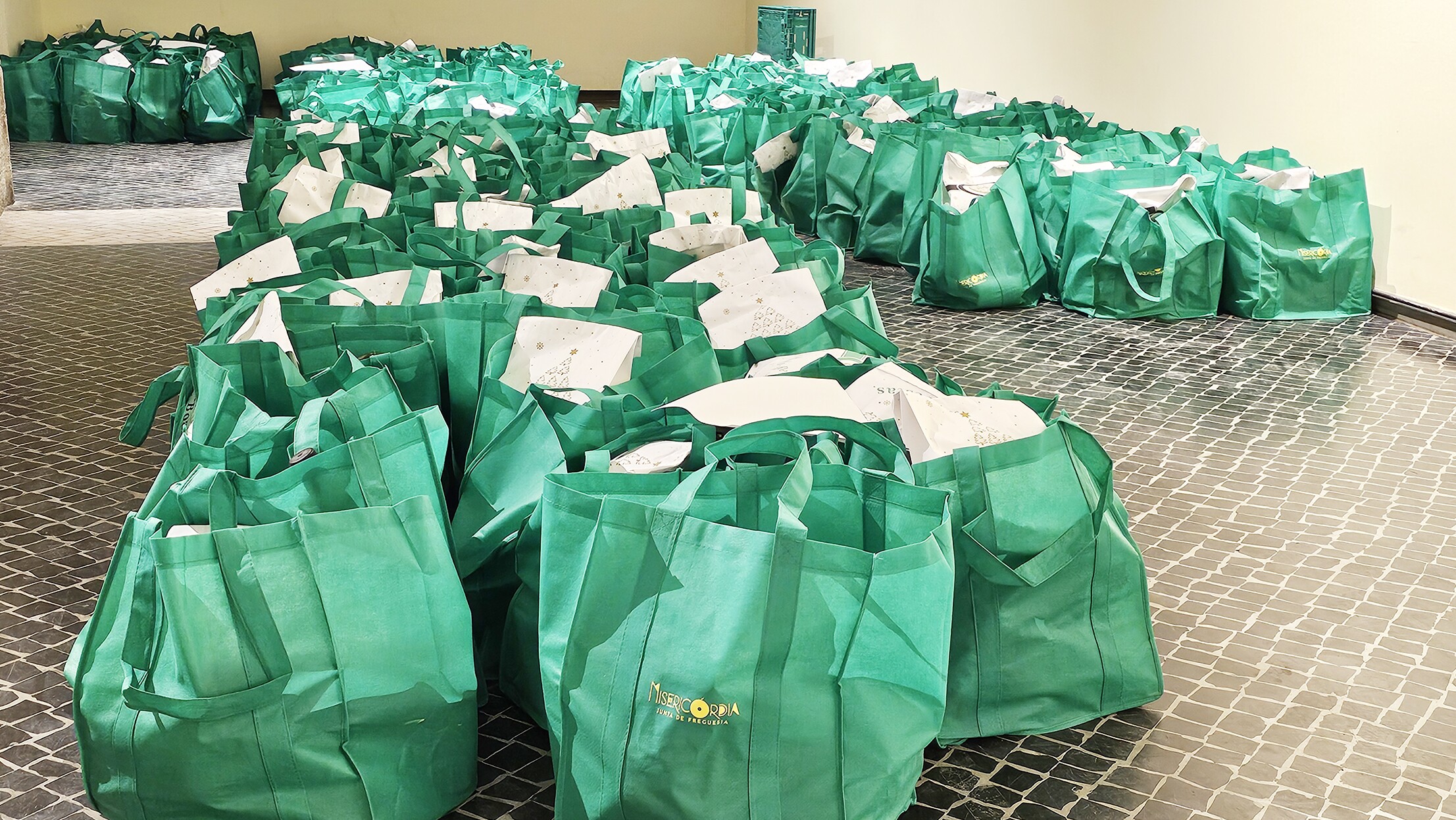 Para um Natal melhor, um Cabaz de afetos