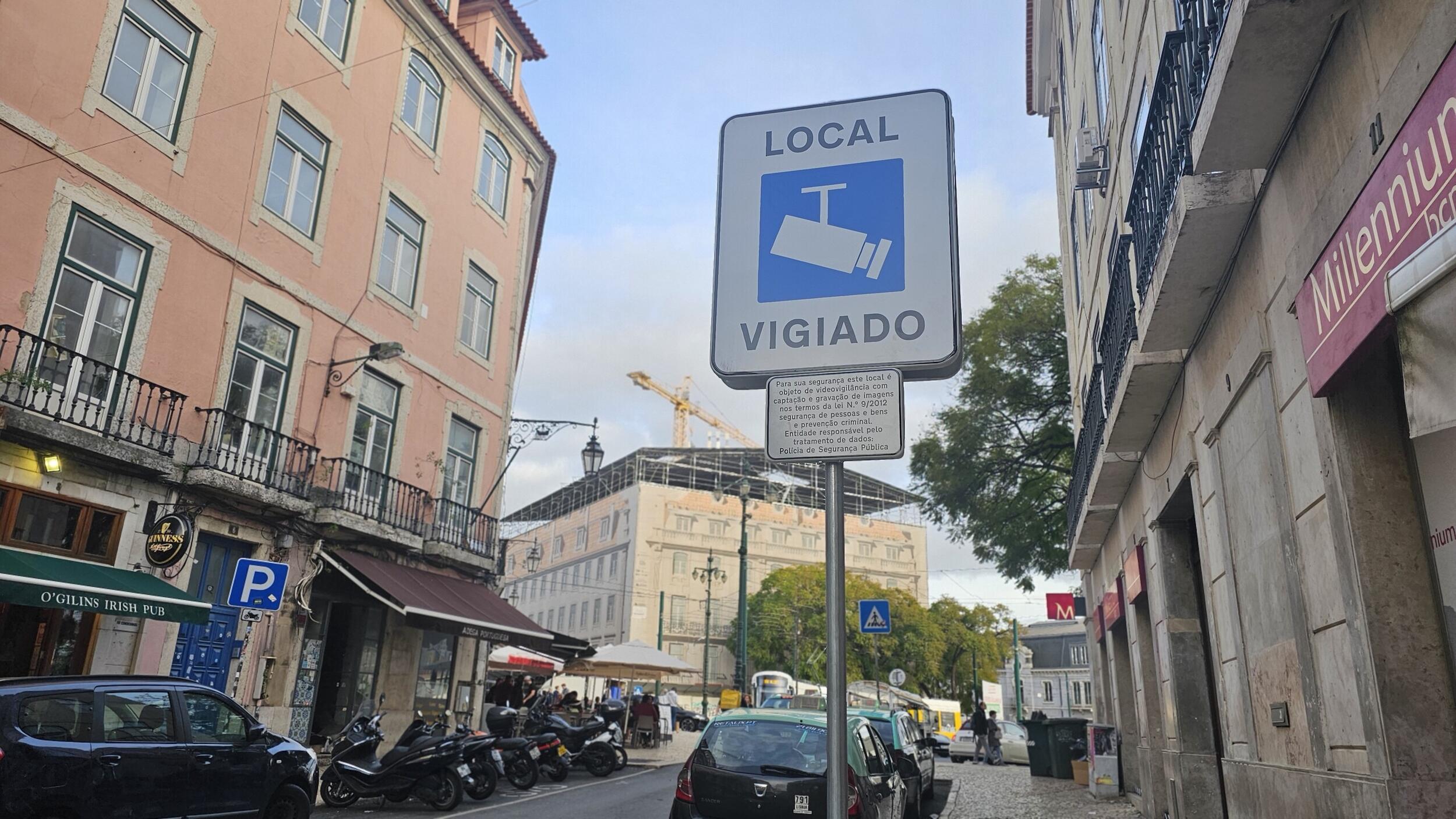 JÁ NÃO ERA SEM TEMPO!